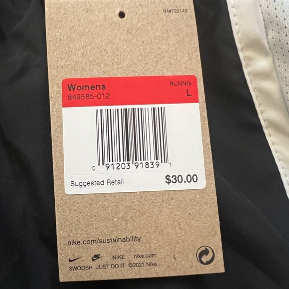 Nike Women’s Shorts - Picture 5 of 5